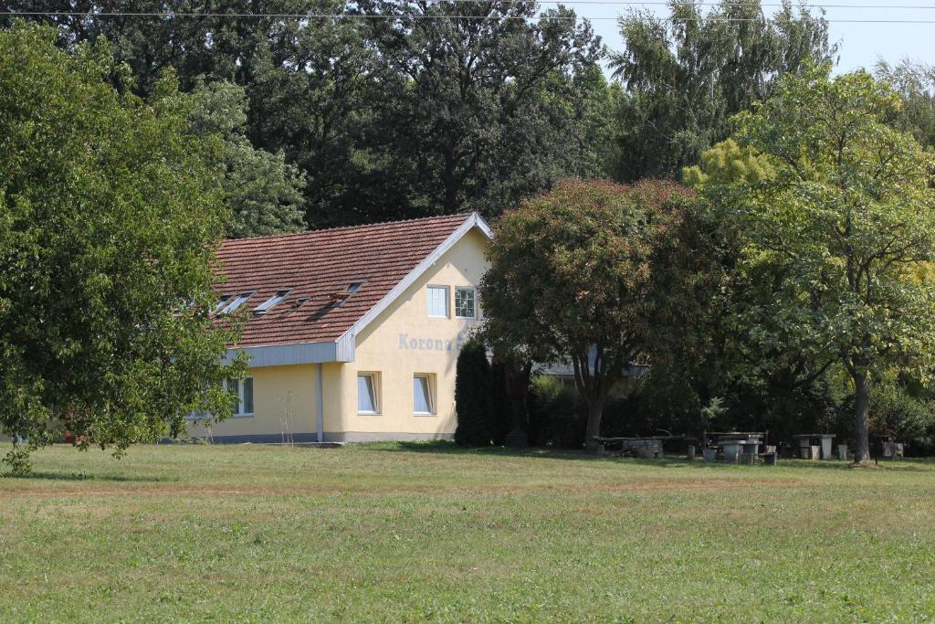 Korona Szallo Hotel Nagykanizsa Luaran gambar